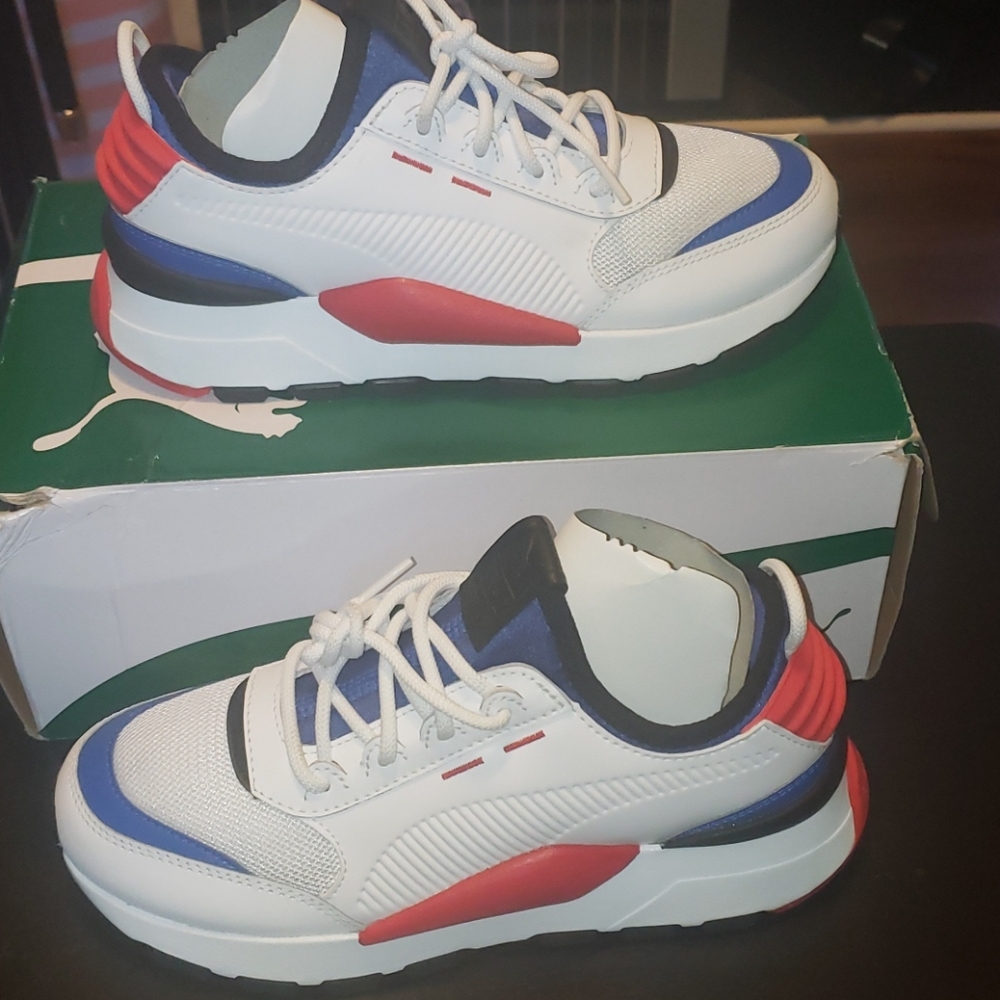 Shoes - Picture 2 of 5